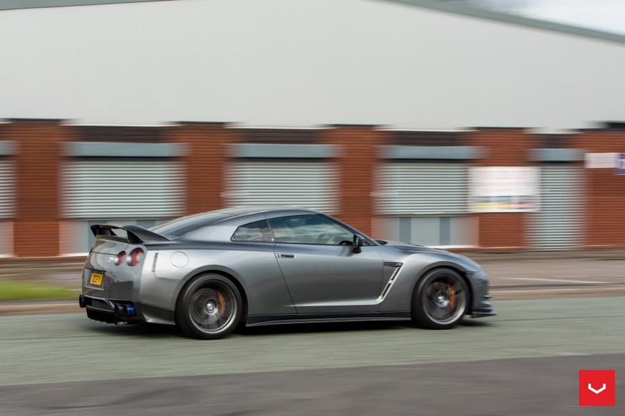  Nissan GT-R on Vossen Wheels (VFS6) 2016 года  (UK) (фото 18 из 29)